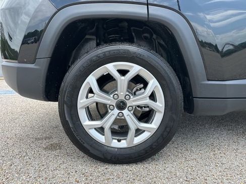 Certified 2025 Jeep Compass Latitude AWD/4WD image 50