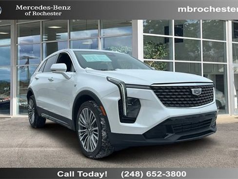 Used 2024 Cadillac XT4 Premium Luxury image 1
