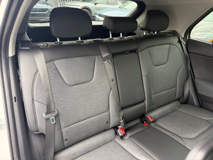 Used 2023 Kia Niro Wave w/ Wave Preserve Package FWD image 40