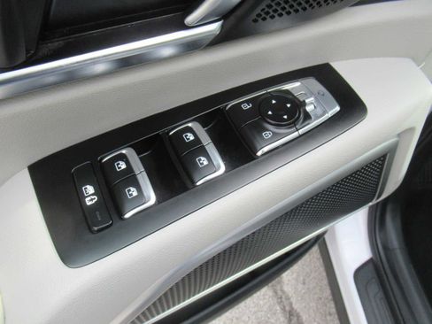 Used 2022 Kia Telluride EX w/ EX Premium Package image 15