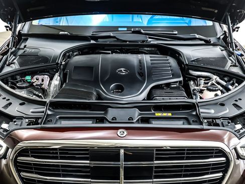 New 2026 Mercedes-Benz S 580e 4MATIC Sedan image 11