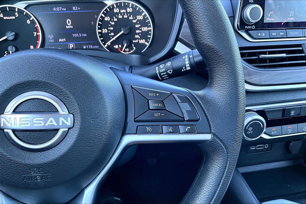Used 2025 Nissan Altima 2.5 SV FWD image 12
