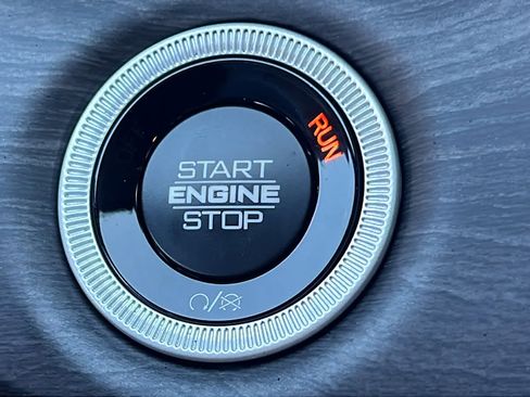 New 2025 Jeep Grand Cherokee Limited w/ Trailer Tow Package image 17