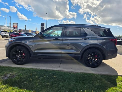 Used 2020 Ford Explorer ST w/ ST Street Pack image 8