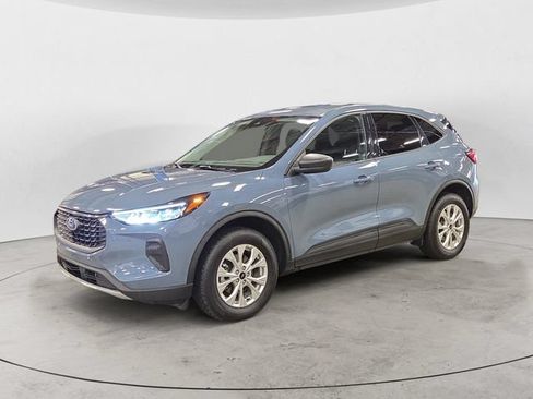 Used 2025 Ford Escape Active AWD/4WD image 1