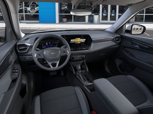 New 2026 Chevrolet TrailBlazer LT w/ Midnight Edition AWD/4WD image 17