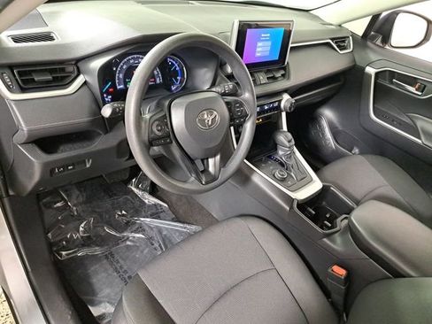 Used 2025 Toyota RAV4 XLE image 18