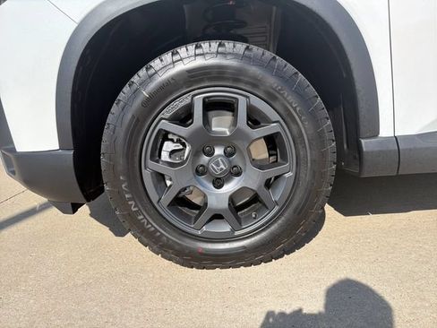 New 2026 Honda Pilot TrailSport image 9