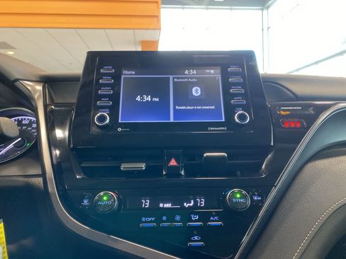 Used 2024 Toyota Camry SE image 12