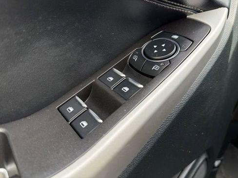 Used 2023 Ford Explorer XLT w/ Equipment Group 202A RWD image 13