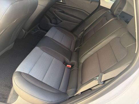 Used 2025 Chevrolet Trax LT image 20