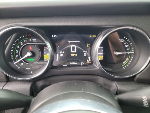 Used 2023 Jeep Wrangler Unlimited Sahara image 29