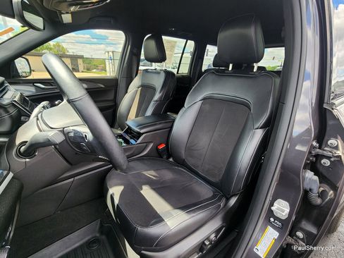 Used 2022 Jeep Grand Cherokee Altitude AWD/4WD image 25
