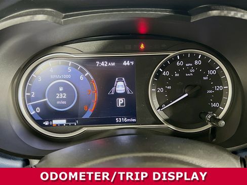 Used 2025 Nissan Versa SV w/ Trunk Package image 15