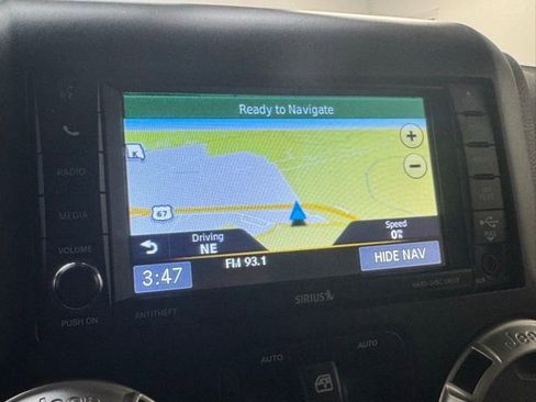 Used 2017 Jeep Wrangler Unlimited Sahara w/ Connectivity Group image 17