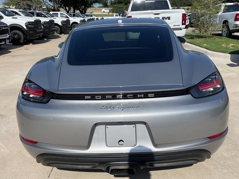 Used 2018 Porsche 718 Cayman RWD image 4