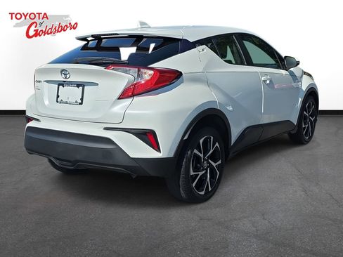 Used 2021 Toyota C-HR XLE FWD image 5