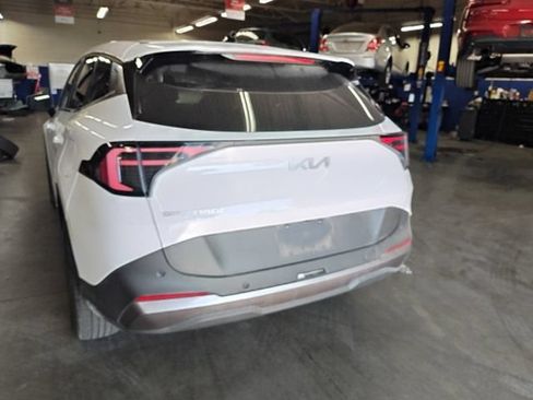 Certified 2026 Kia Sportage LX FWD image 15