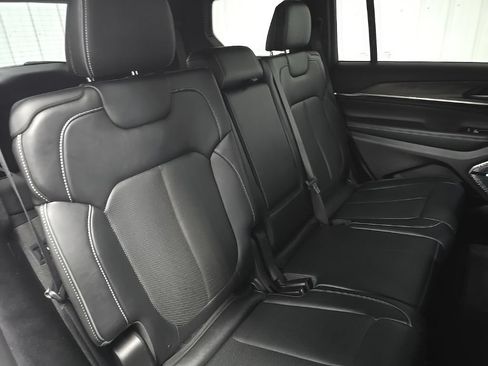 Used 2021 Jeep Grand Cherokee L Overland AWD/4WD image 34