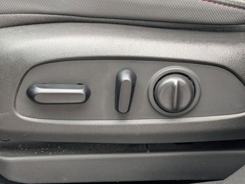 Used 2021 Chevrolet TrailBlazer RS AWD/4WD image 21