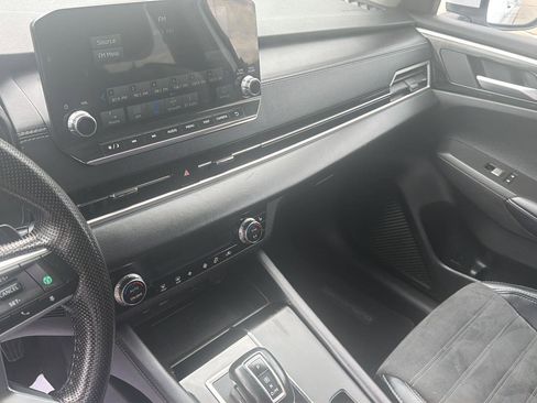 Used 2024 Mitsubishi Outlander SE FWD image 16