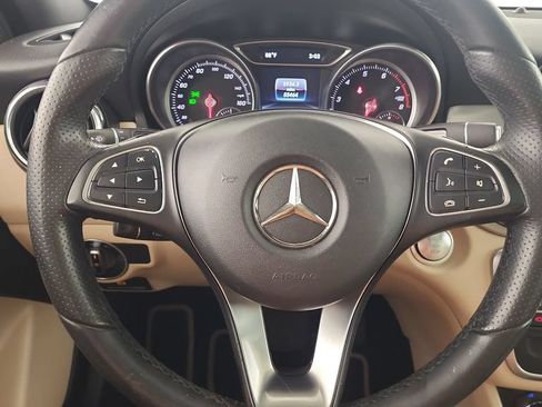 Used 2018 Mercedes-Benz GLA 250 4MATIC image 12