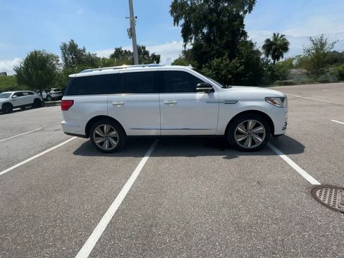 Used 2018 Lincoln Navigator Reserve w/ Technology Package AWD/4WD image 9