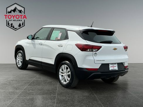 Used 2021 Chevrolet TrailBlazer LS FWD image 3