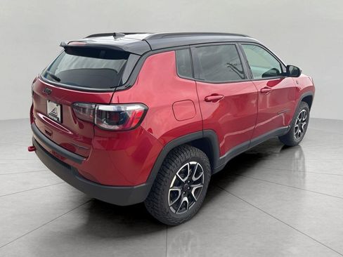 Used 2025 Jeep Compass Trailhawk AWD/4WD image 58