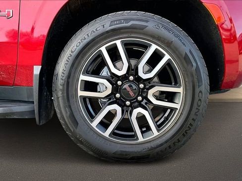 Used 2021 GMC Yukon AT4 w/ Technology Package image 8