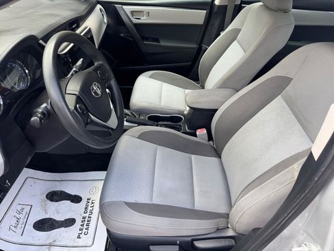 Used 2017 Toyota Corolla LE FWD image 5