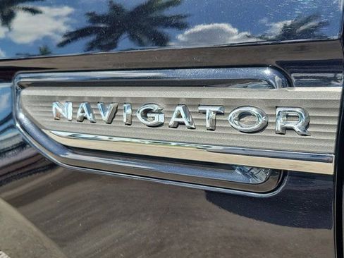 Certified 2023 Lincoln Navigator Reserve AWD/4WD image 9
