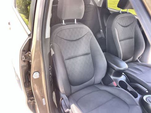 Used 2014 Kia Soul FWD image 12