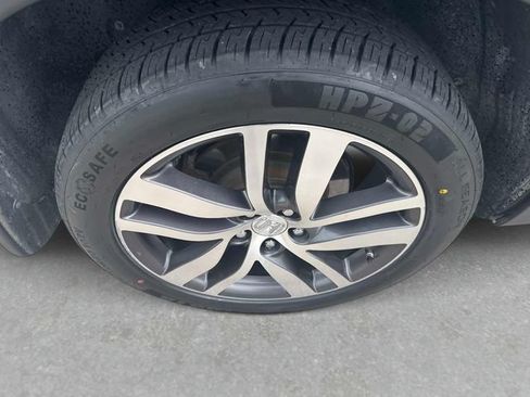 Used 2016 Honda Pilot Touring image 9