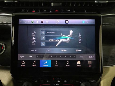Used 2023 Jeep Grand Cherokee Limited w/ Luxury Tech Group II image 25