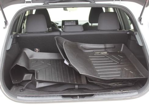 Used 2022 Toyota Corolla SE image 36