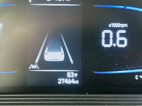 Used 2025 Hyundai Venue SEL FWD image 19