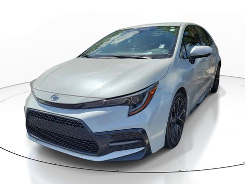 Used 2022 Toyota Corolla SE image 3
