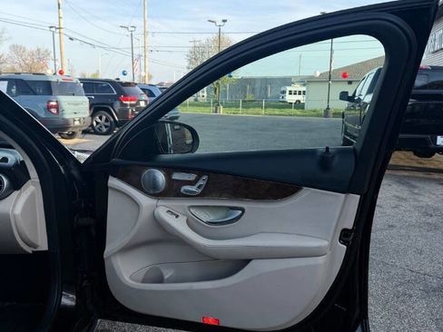 Used 2015 Mercedes-Benz C 300 4MATIC Sedan image 20
