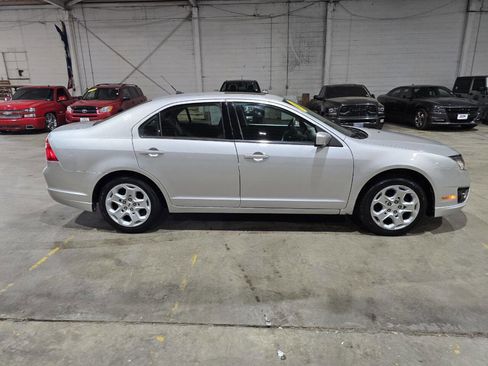 Used 2011 Ford Fusion SE w/ 202A Rapid Spec Order Code FWD image 19