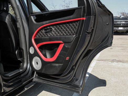 Used 2021 Bentley Bentayga Speed image 65