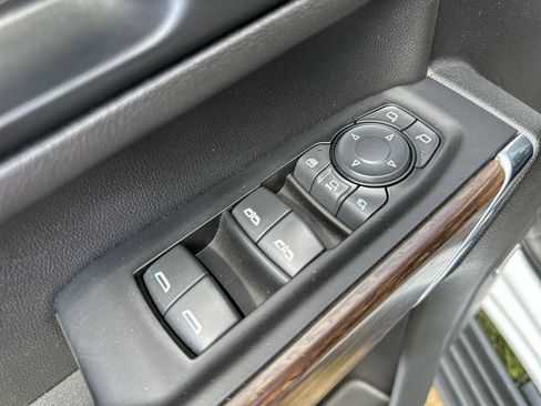 Used 2022 Chevrolet Silverado 2500 High Country w/ Z71 Off-Road Package AWD/4WD image 19