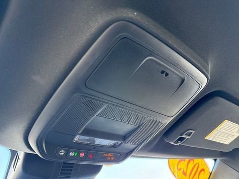 Used 2025 Chevrolet Traverse LT AWD/4WD image 29