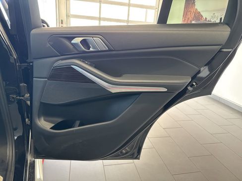 Used 2021 BMW X5 xDrive40i w/ M Sport Package image 33