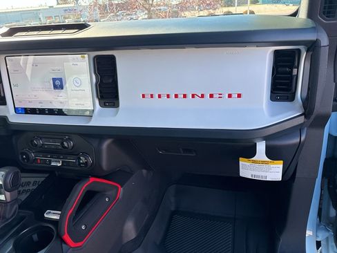 New 2025 Ford Bronco Heritage Edition image 29