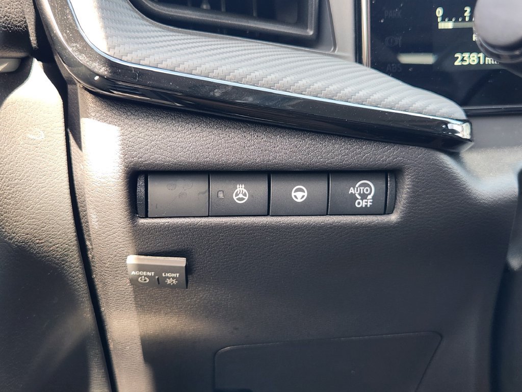 Used 2026 Nissan Kicks SR w/ SR Premium Package FWD image 23