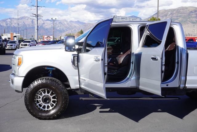 Used 2017 Ford F250 Platinum w/ Platinum Ultimate Package AWD/4WD image 22