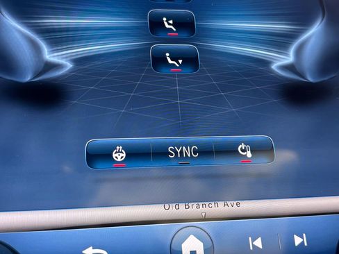 Used 2024 Mercedes-Benz GLC 300 4MATIC image 29