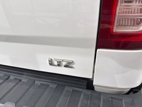 Used 2017 Chevrolet Silverado 1500 LTZ Z71 w/ LTZ Plus Package image 12