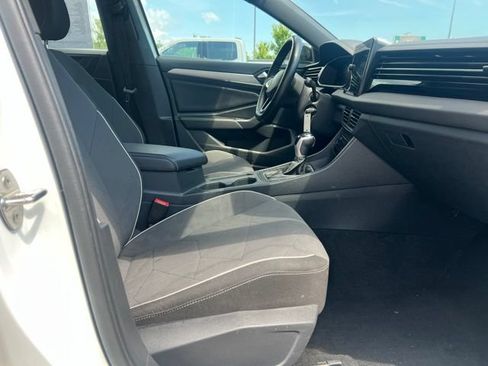 Used 2025 Volkswagen Jetta Sport FWD image 18
